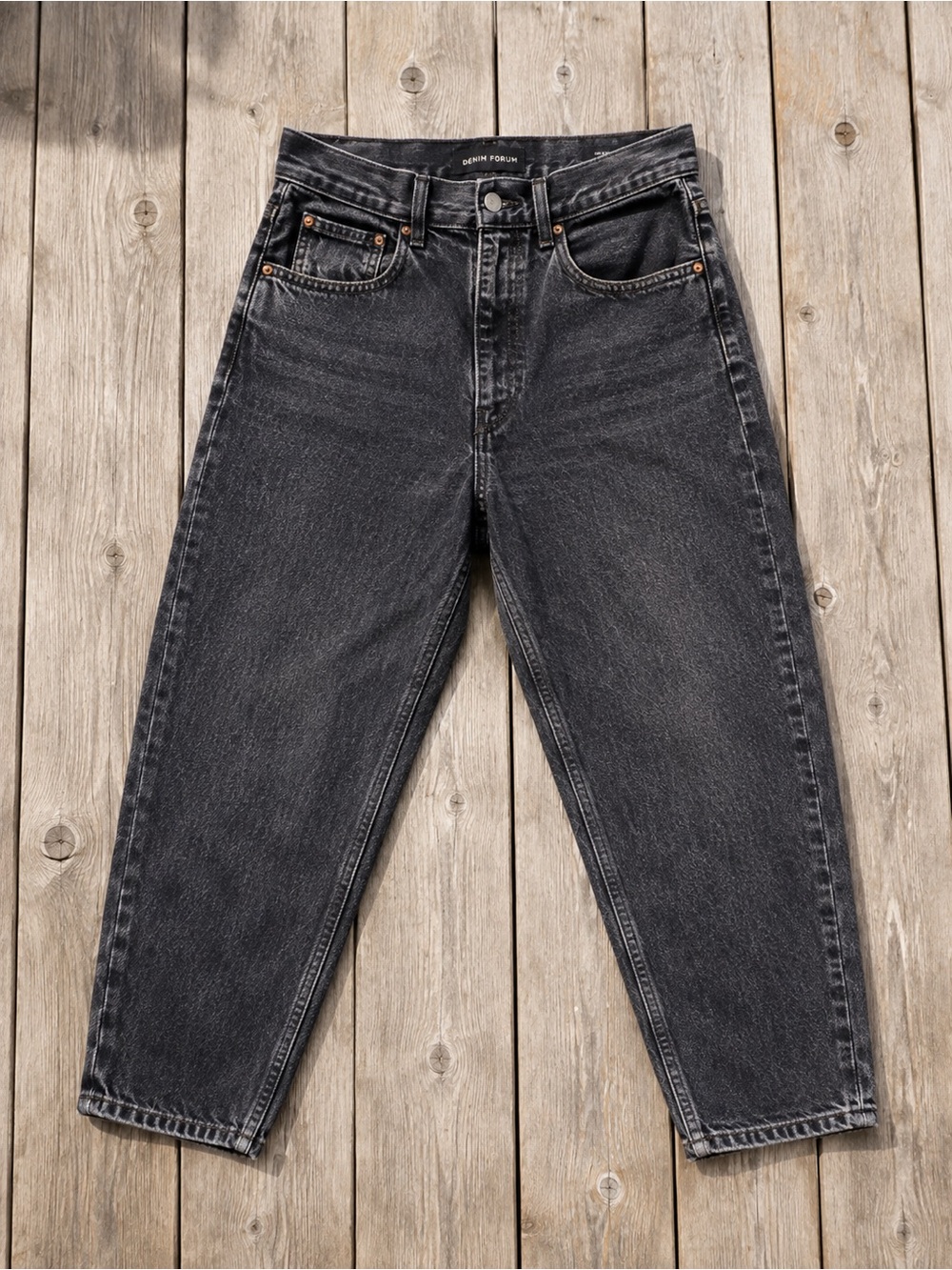 Aritzia Denim Forum The Gia High Rise Carrot Jeans Black Frost Size 30 W 28 L